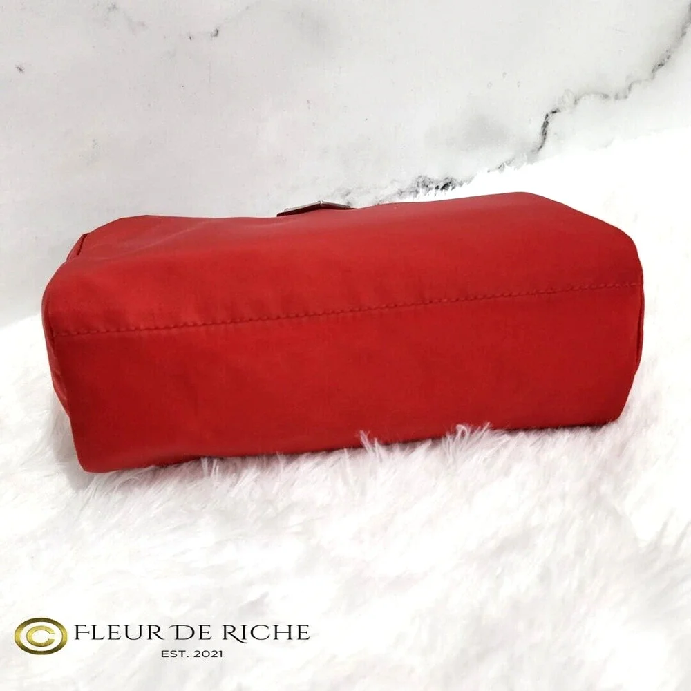 Prada Necessaire Tessuto Nylon Medium Toiletry Clutch Case Red Rosso 1NA012 - Picture 6 of 11